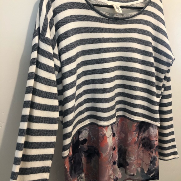 Multi-print top - Picture 3 of 4